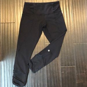 Lululemon black Capri leggings
